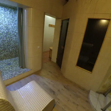 Zorepad Hotel Zabolotiv